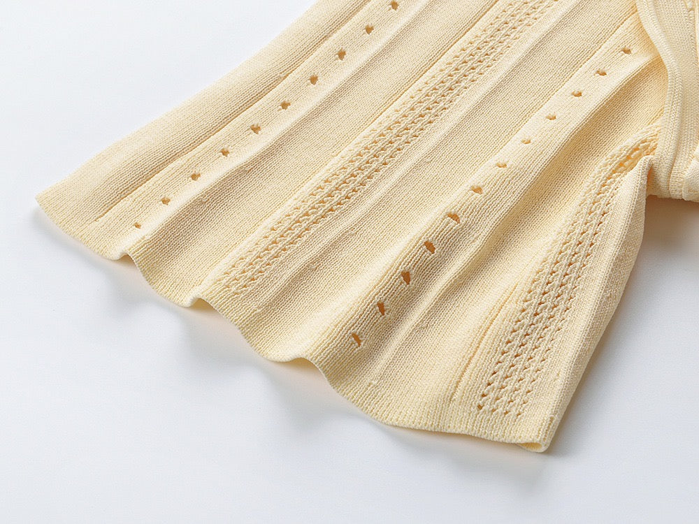 Elegant Ribbed Knit Midi Dress with Flared Hem