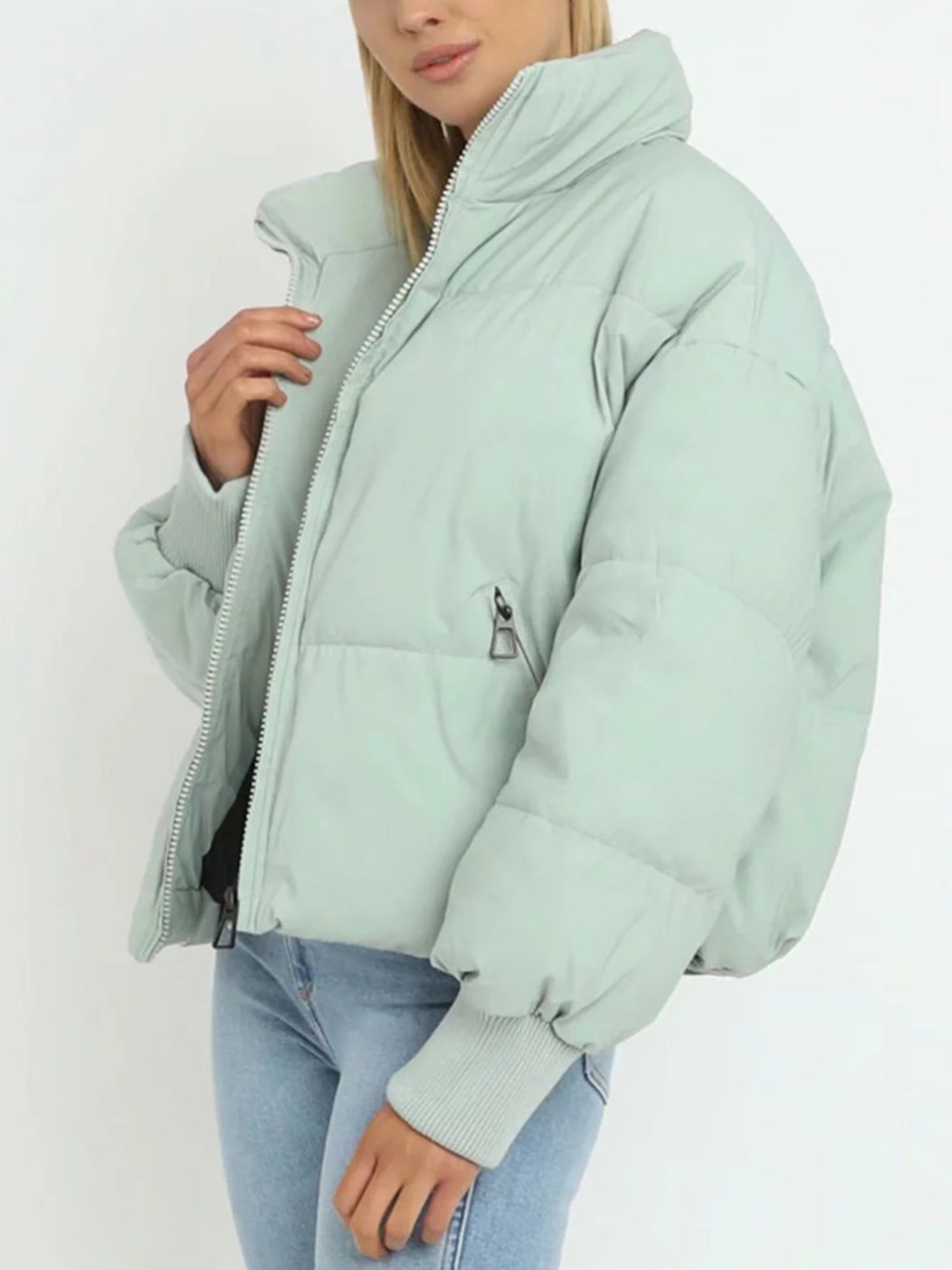 Cropped Puffer Jacket with High Neck and Zip Closure