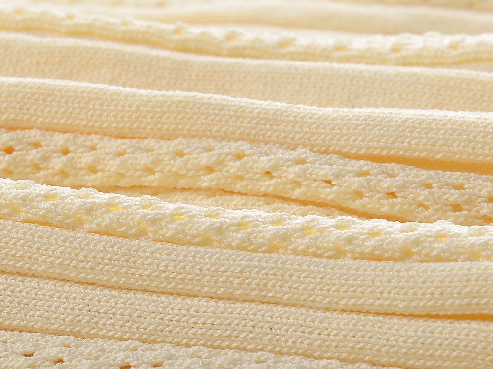 Elegant Ribbed Knit Midi Dress with Flared Hem