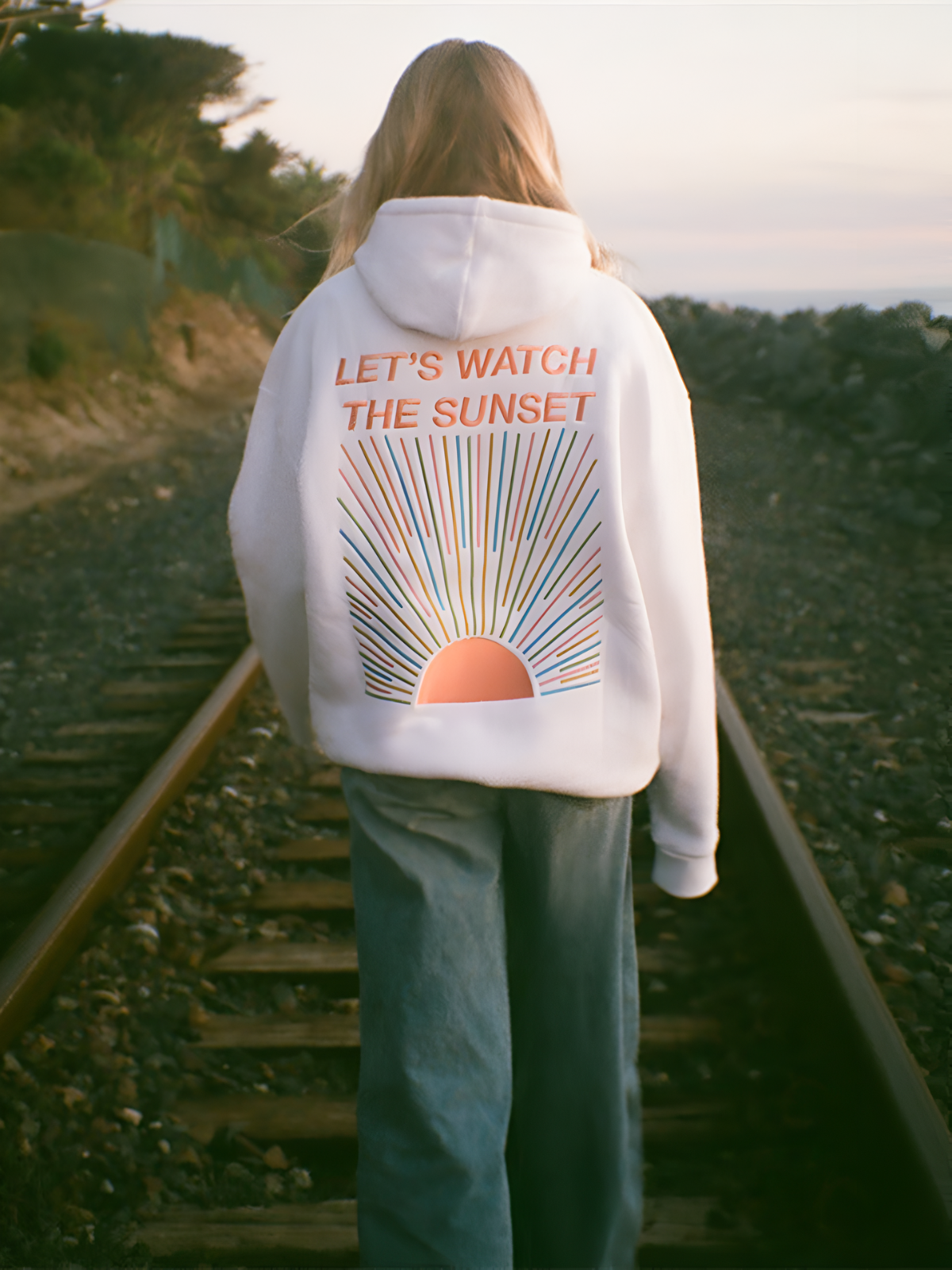 Sunset Print Oversized Hoodie – Cozy Graphic Sweatshirt for Women